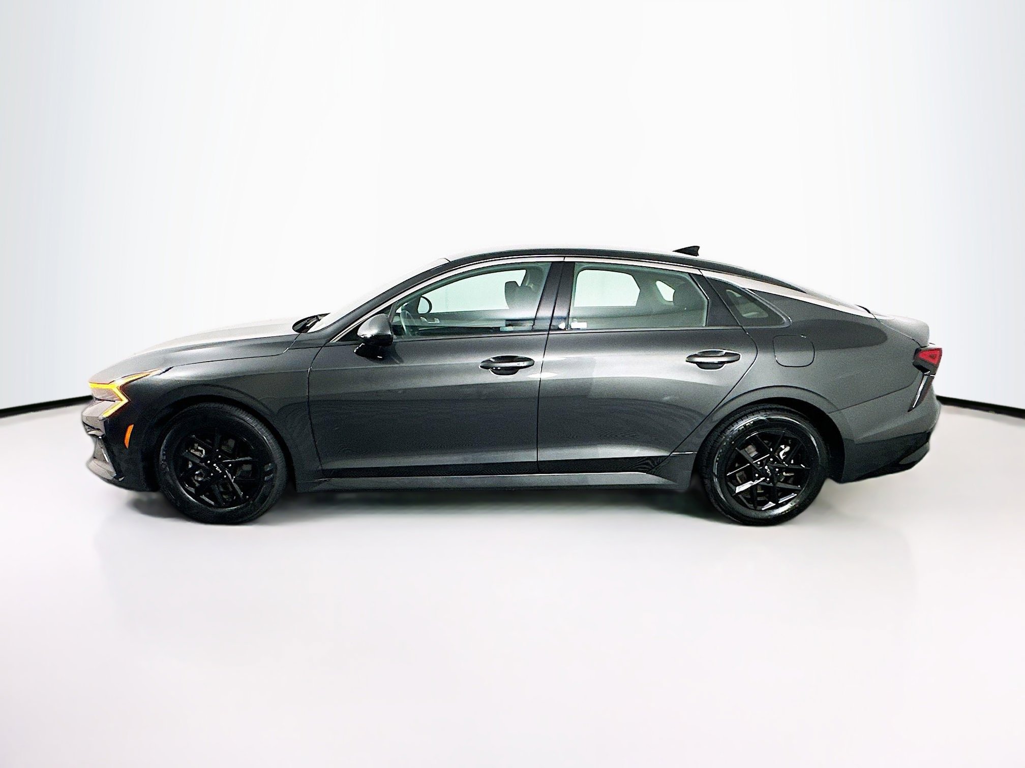 Used 2025 Kia K5 LXS FWD image 4