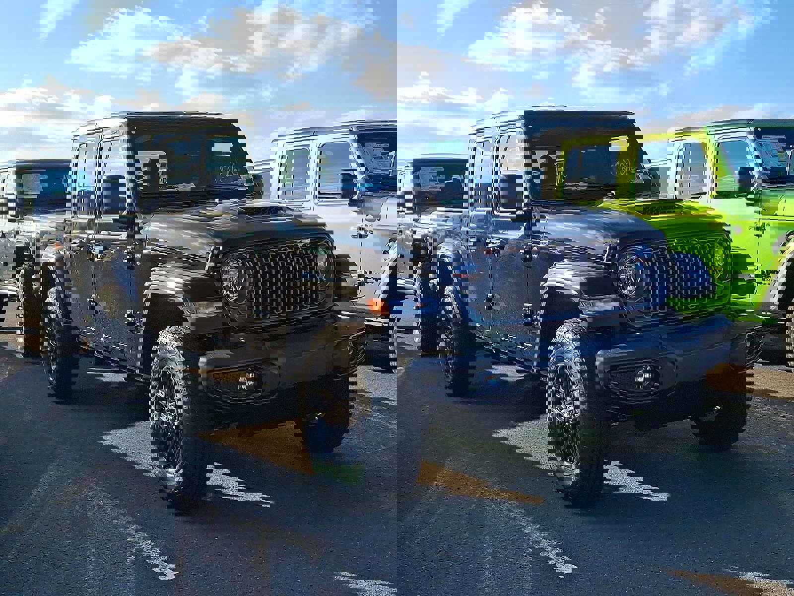 New 2026 Jeep Gladiator Sport