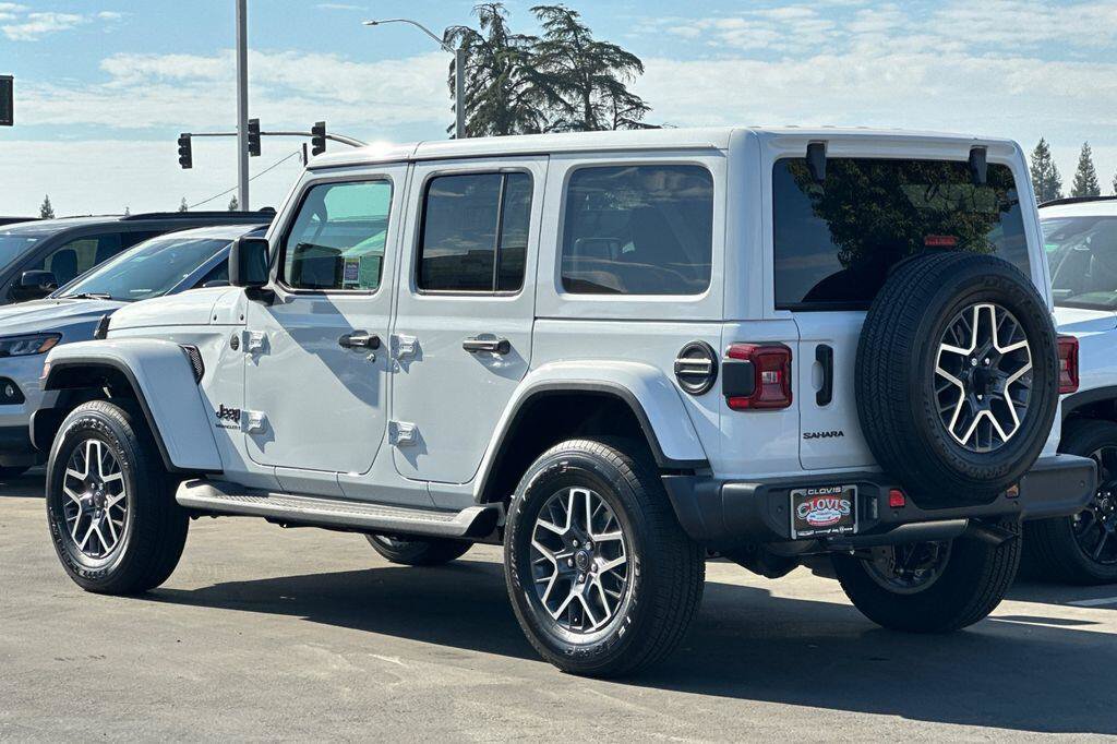 New 2026 Jeep Wrangler Unlimited Sahara AWD/4WD image 6