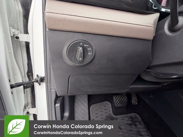 Used 2022 Volkswagen Taos SEL AWD/4WD image 17
