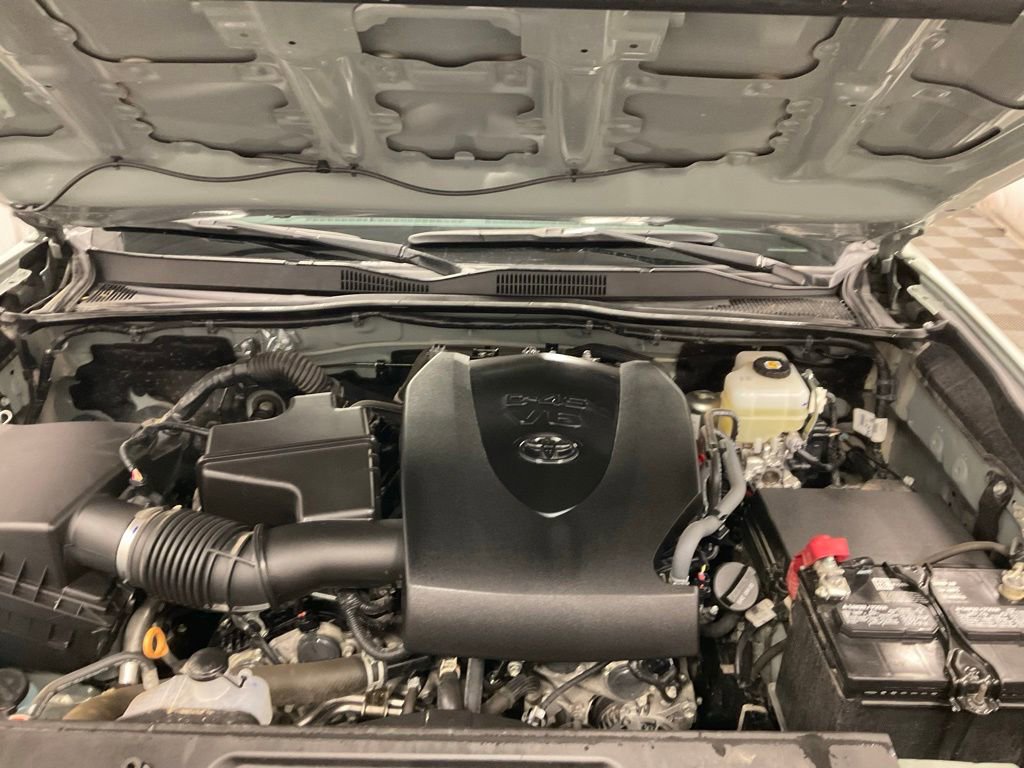 Used 2022 Toyota Tacoma TRD Off-Road AWD/4WD image 34