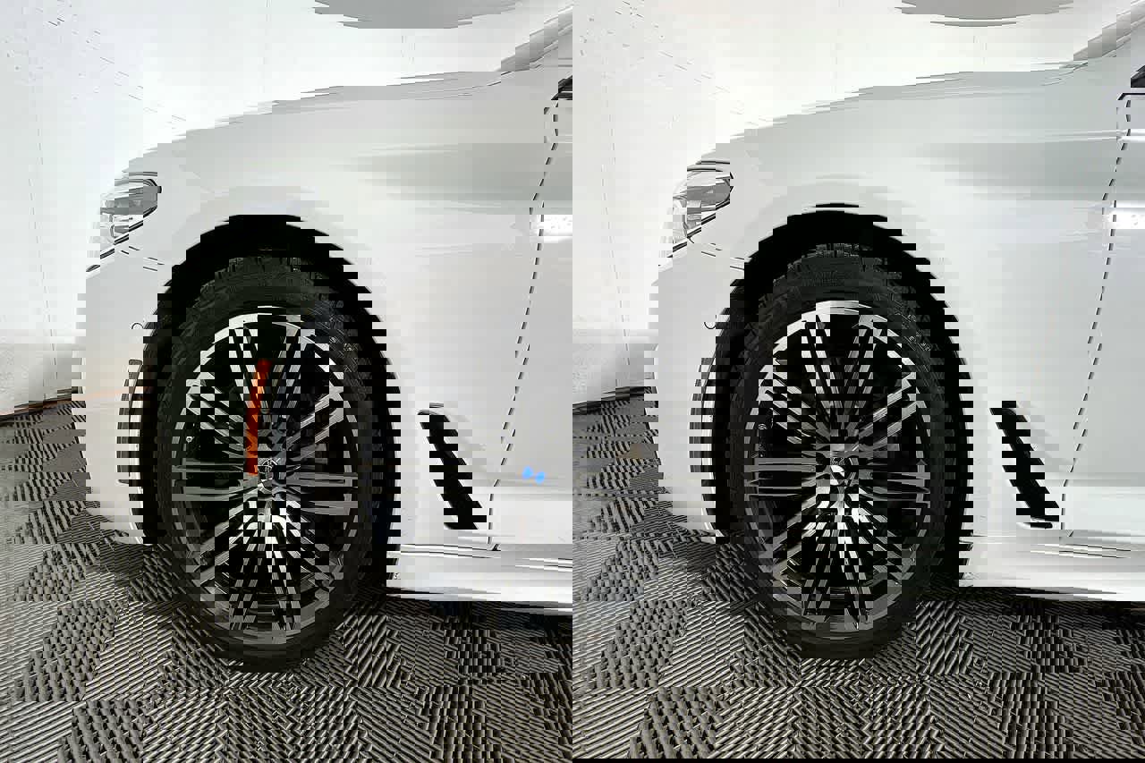 Used 2020 BMW 540i xDrive w/ M Sport Package image 8