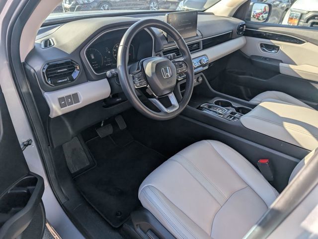Used 2025 Honda Pilot EX-L image 13