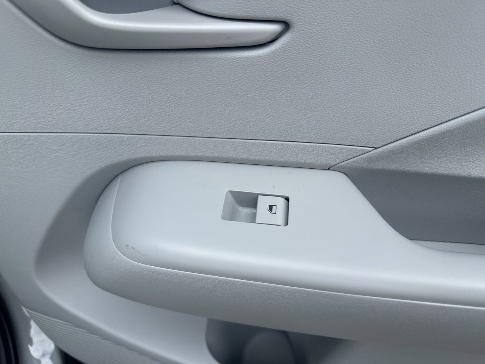 Used 2025 Hyundai Kona SEL image 36