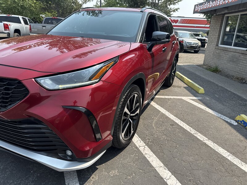 Used 2022 Toyota Highlander XSE AWD/4WD image 13