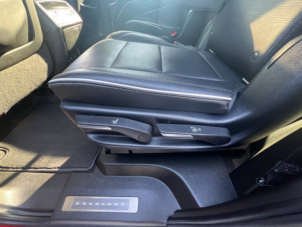 Used 2022 Cadillac Escalade Premium Luxury w/ LPO, Radiant Package RWD image 22