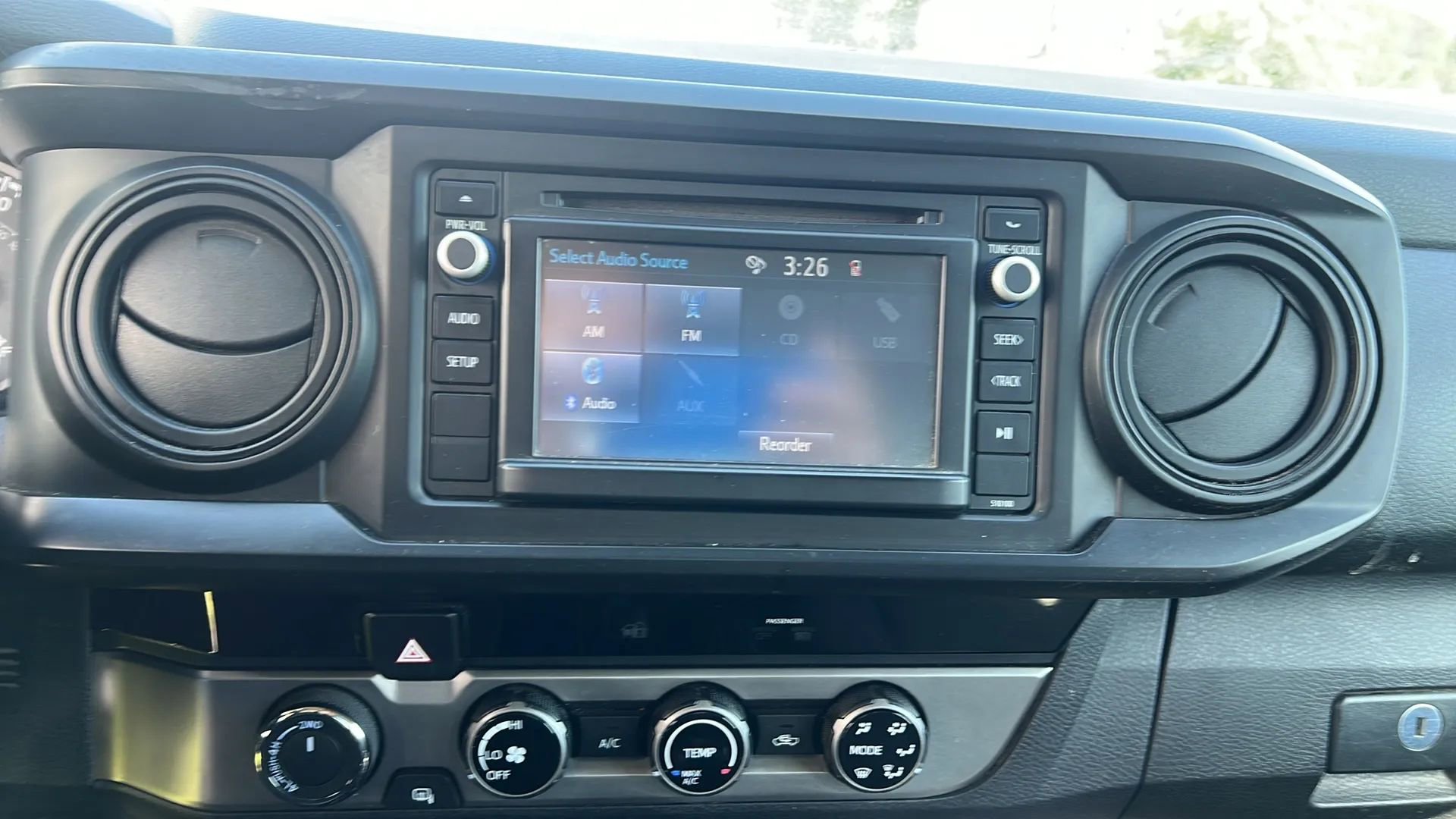 Used 2017 Toyota Tacoma SR image 19