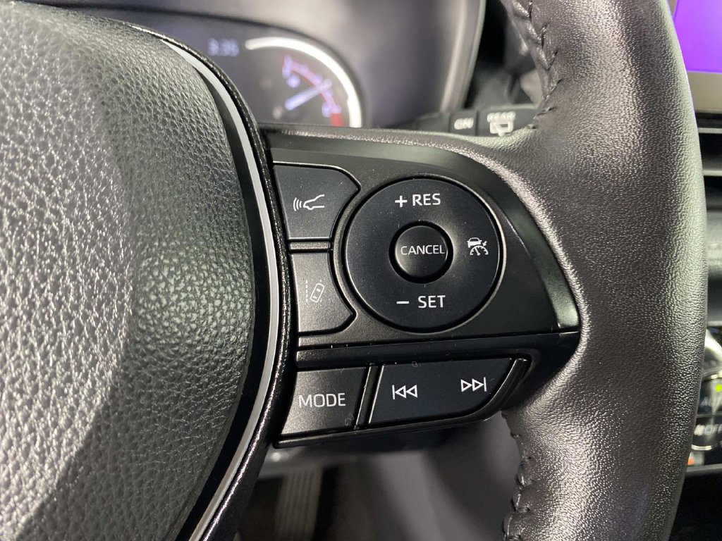 Used 2025 Toyota RAV4 XLE w/ Convenience Package AWD/4WD image 18