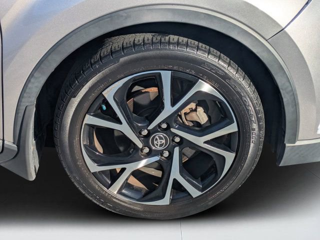 Used 2018 Toyota C-HR XLE image 8
