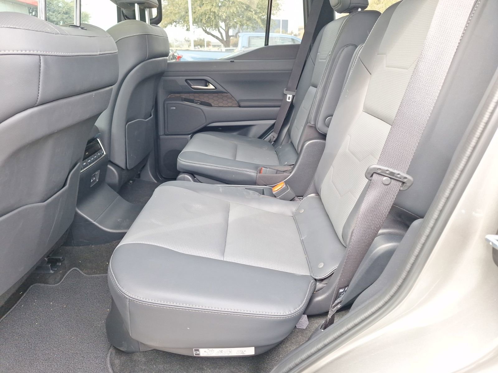 Used 2025 Lexus GX 550 image 31