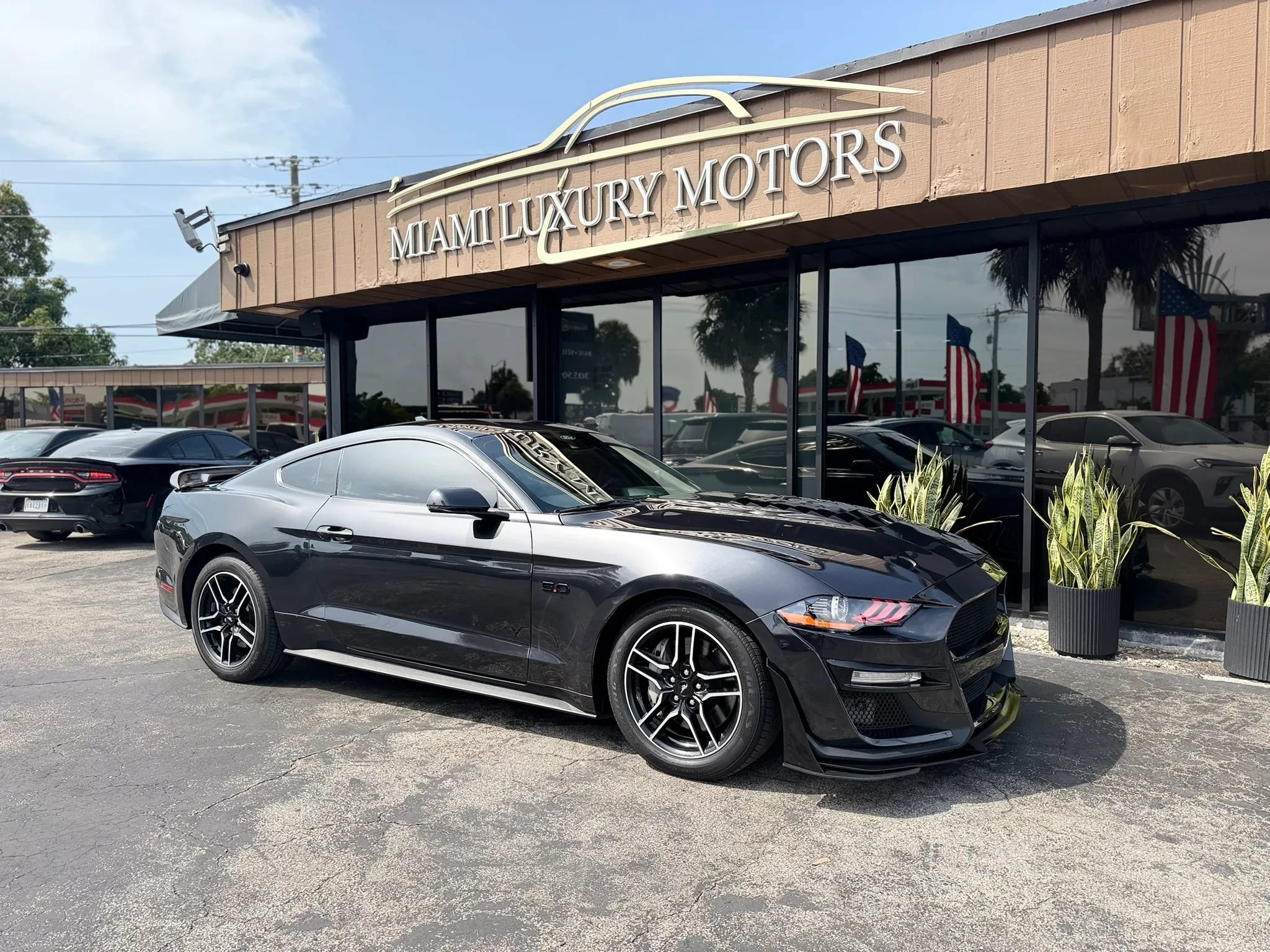 Used 2022 Ford Mustang GT Premium w/ Equipment Group 401A RWD image 2