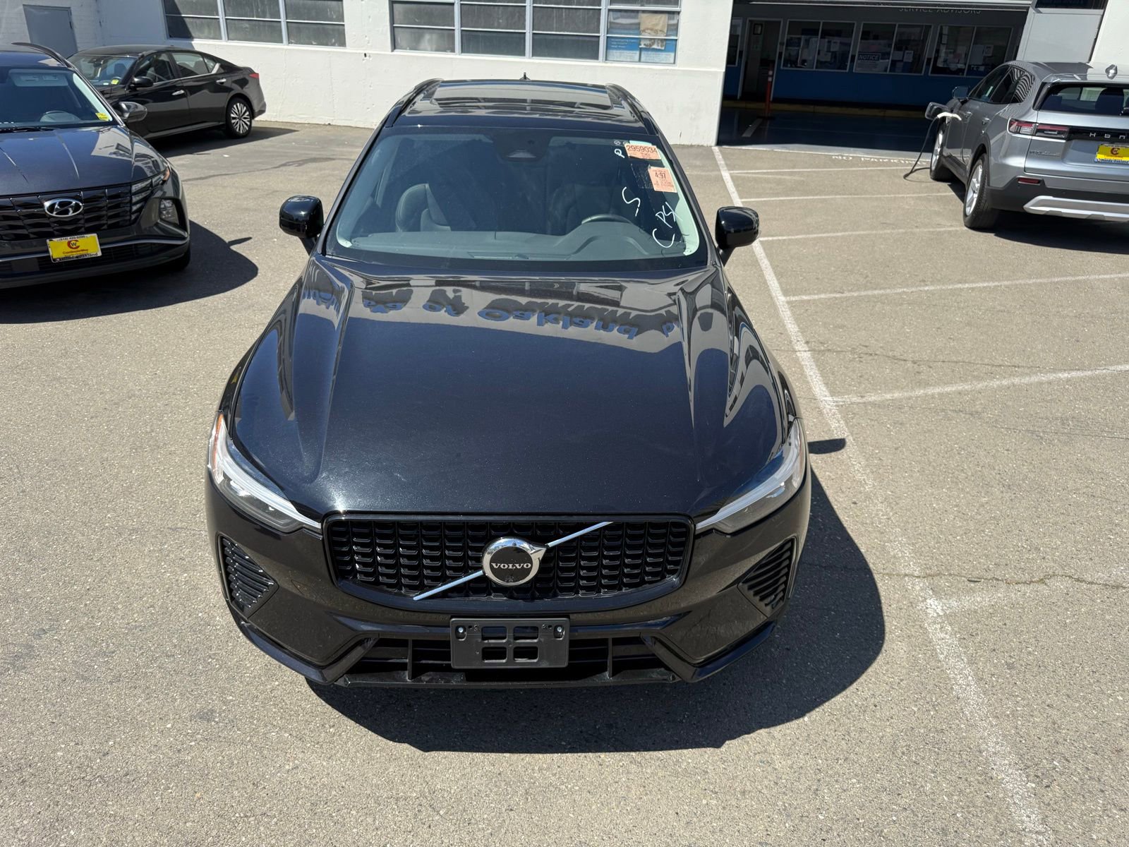 Used 2025 Volvo XC60 B5 Plus image 10