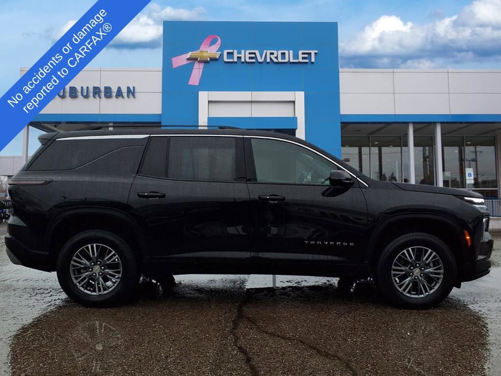 Used 2025 Chevrolet Traverse LT image 4