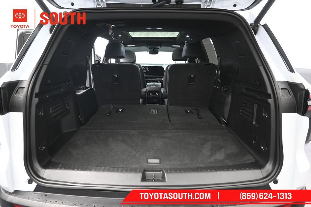 Used 2026 Chevrolet Traverse Z71 w/ Enhanced Driving Package AWD/4WD image 37