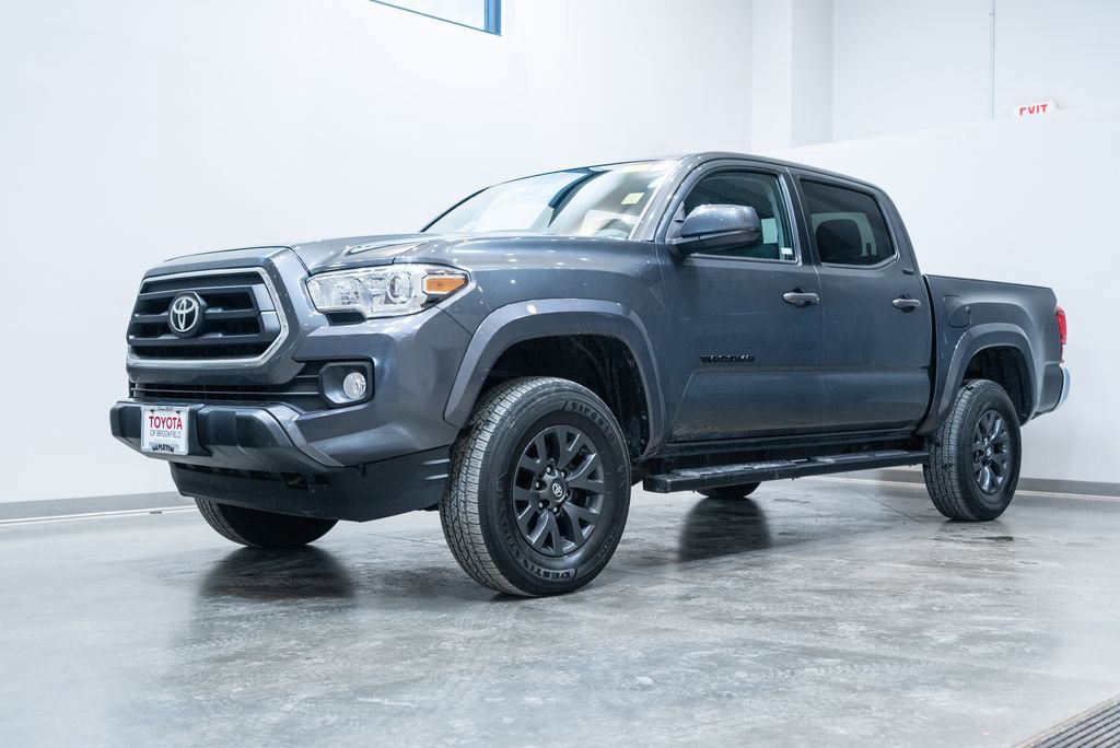 Used 2020 Toyota Tacoma SR5 w/ Blackout Package image 3