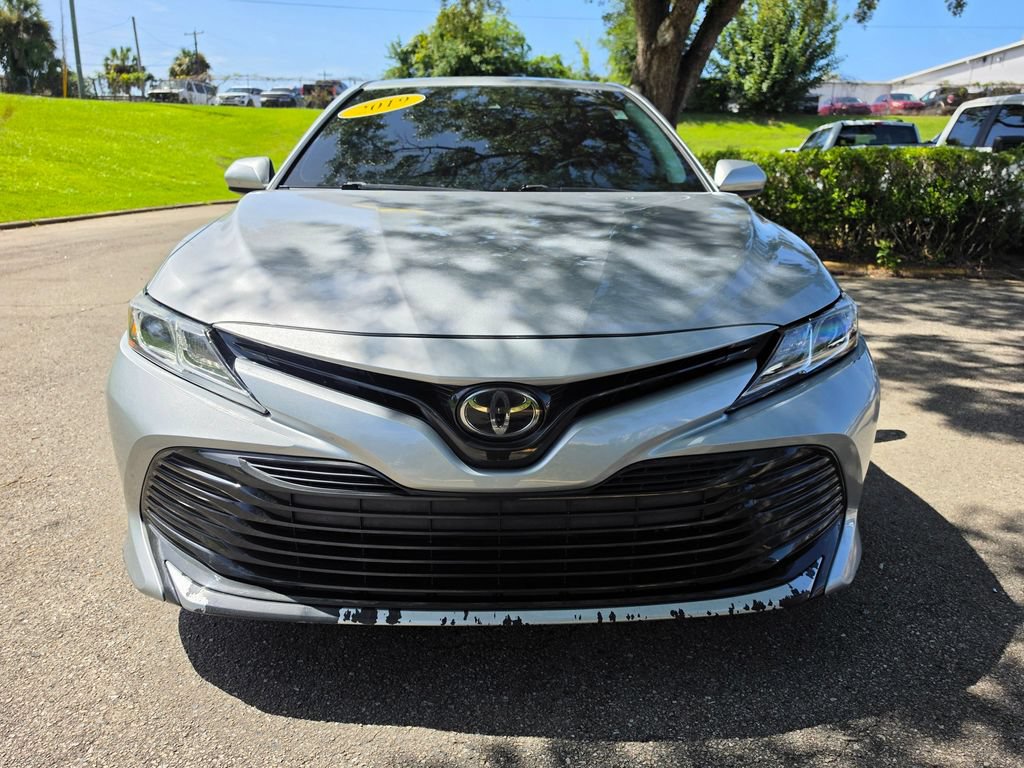 Used 2019 Toyota Camry LE FWD image 6