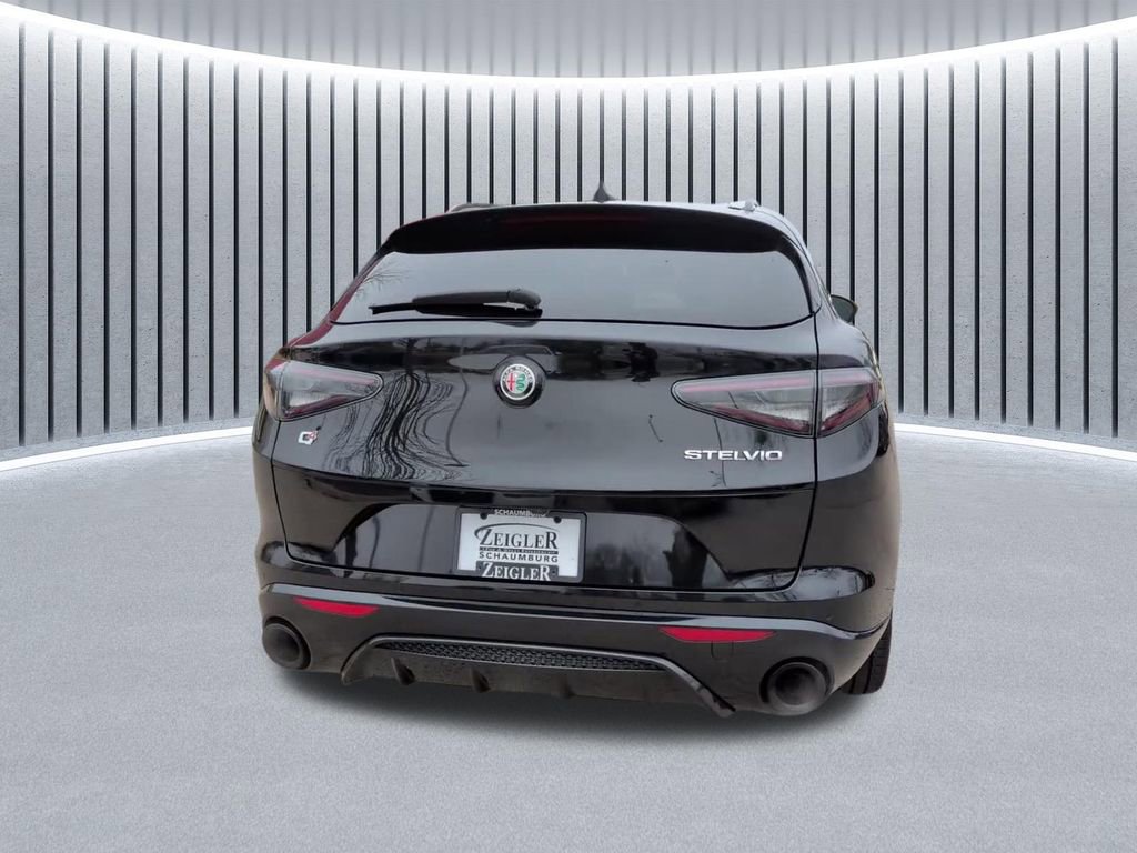 Used 2024 Alfa Romeo Stelvio Veloce image 9