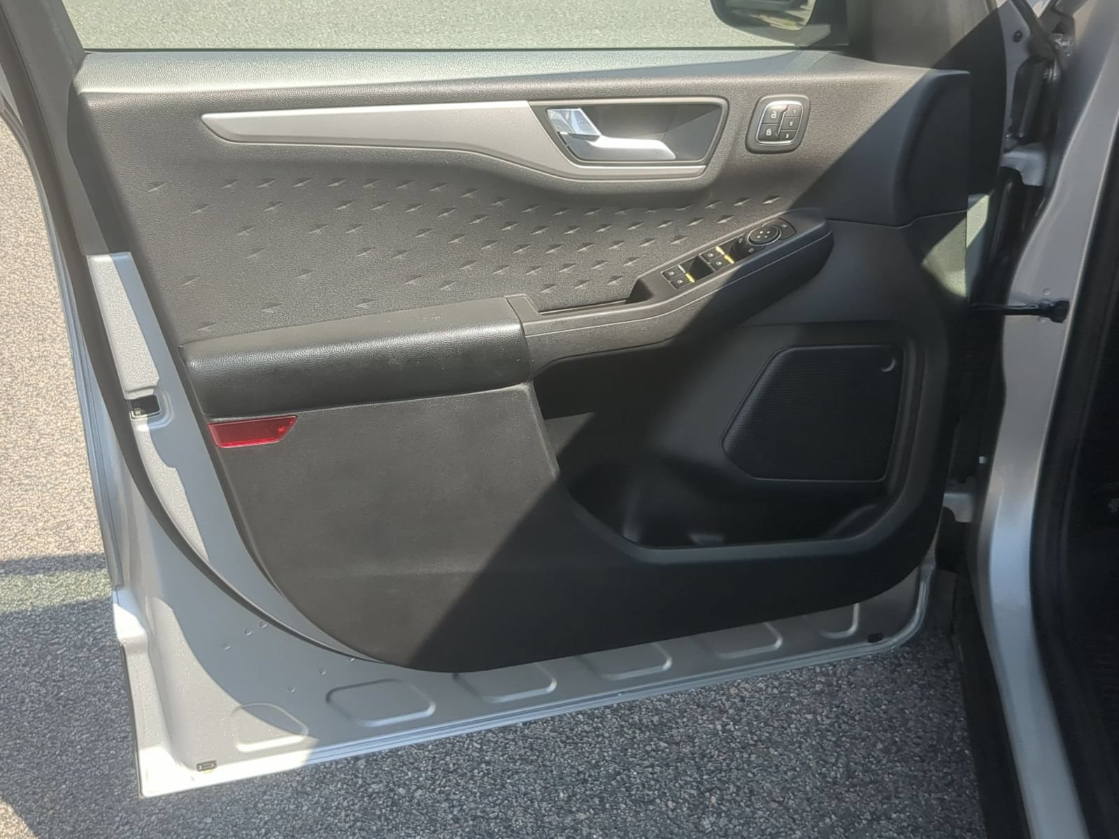 Used 2020 Ford Escape SEL FWD image 11