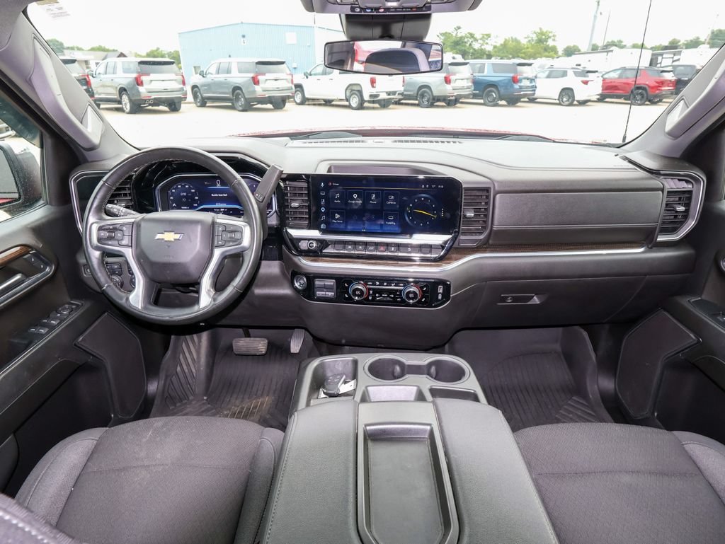 Used 2024 Chevrolet Silverado 1500 LT AWD/4WD image 12