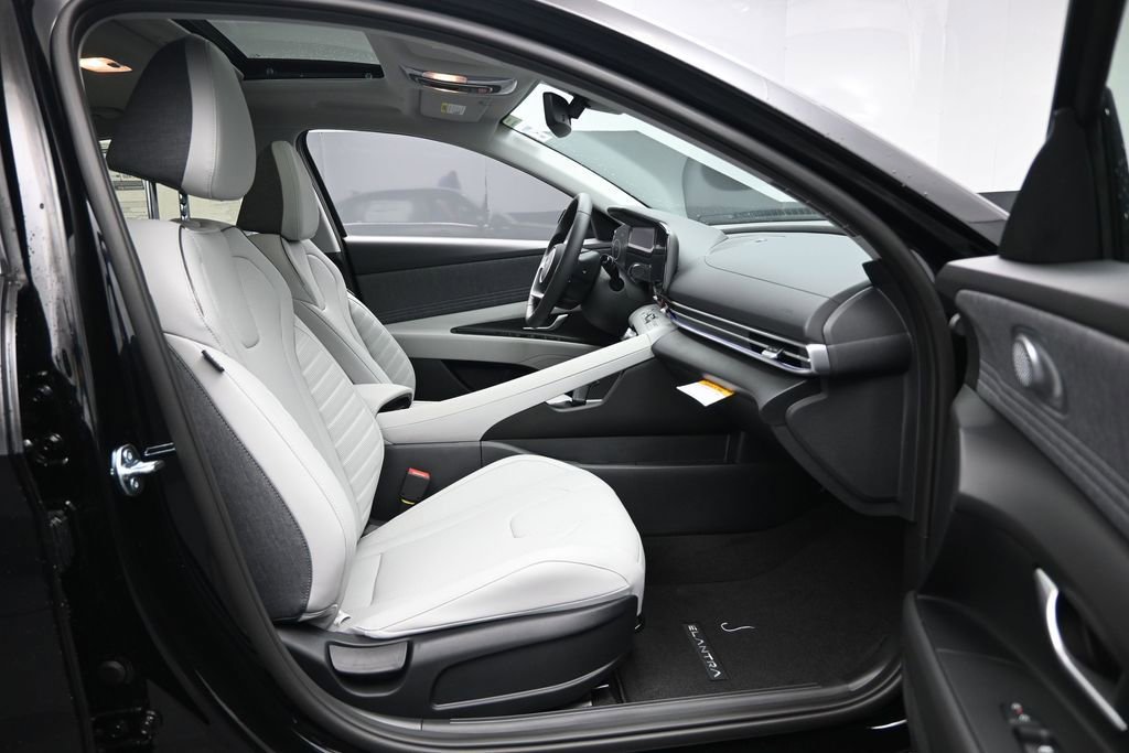 New 2026 Hyundai Elantra Limited FWD image 26