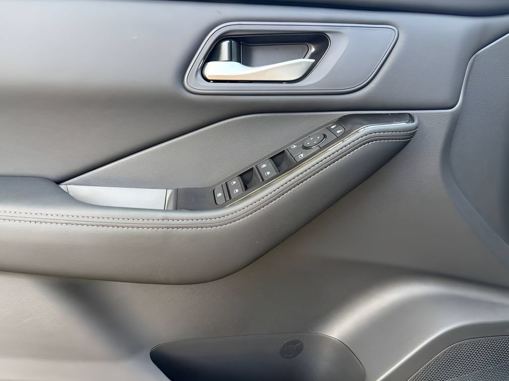 New 2026 Nissan Rogue SV AWD/4WD image 14