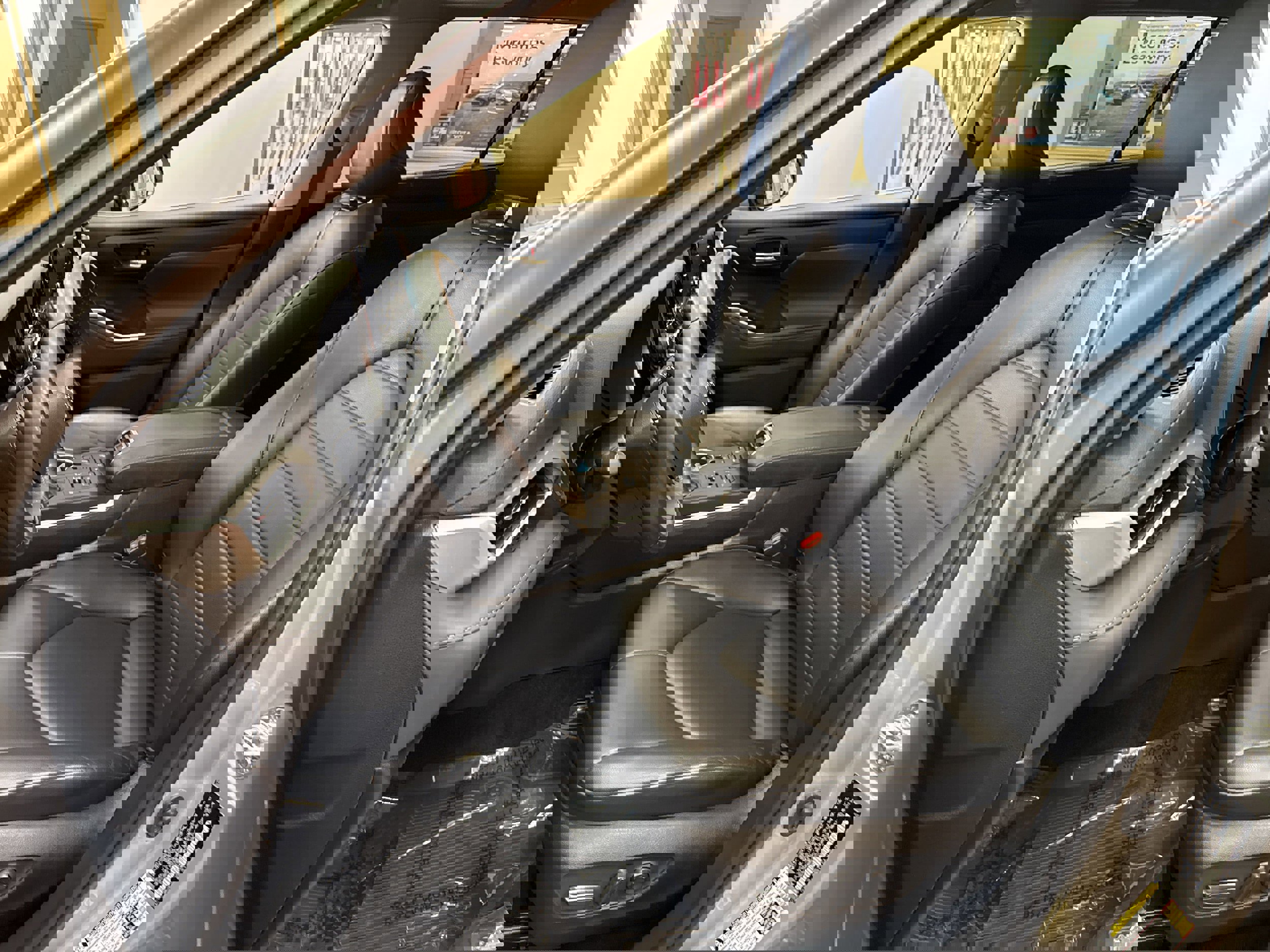 Used 2022 Toyota Highlander XLE image 43