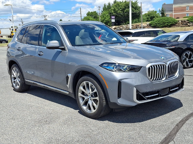 Certified 2024 BMW X5 xDrive40i w/ Premium Package AWD/4WD image 1