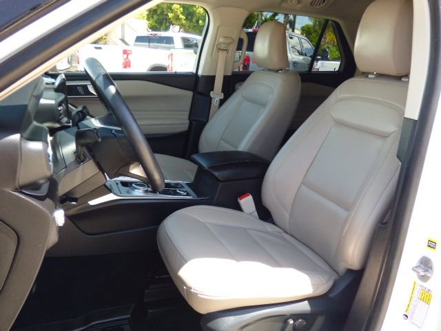Used 2021 Ford Explorer XLT w/ Equipment Group 202A AWD/4WD image 24