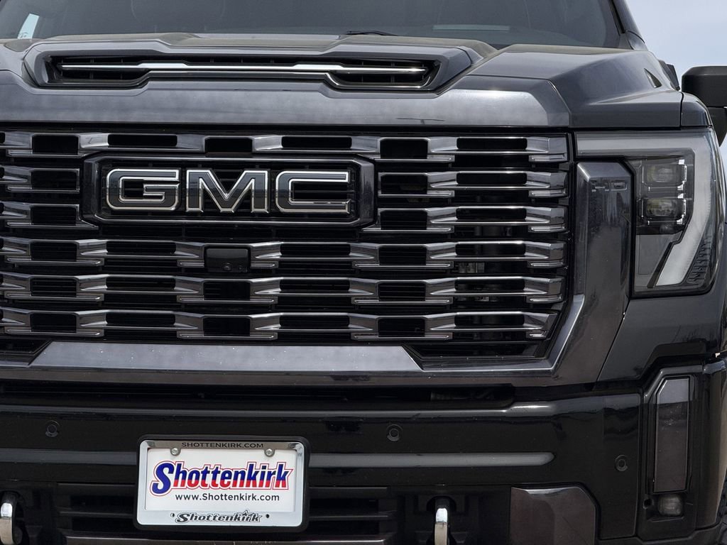 Used 2024 GMC Sierra 3500 Denali Ultimate image 8