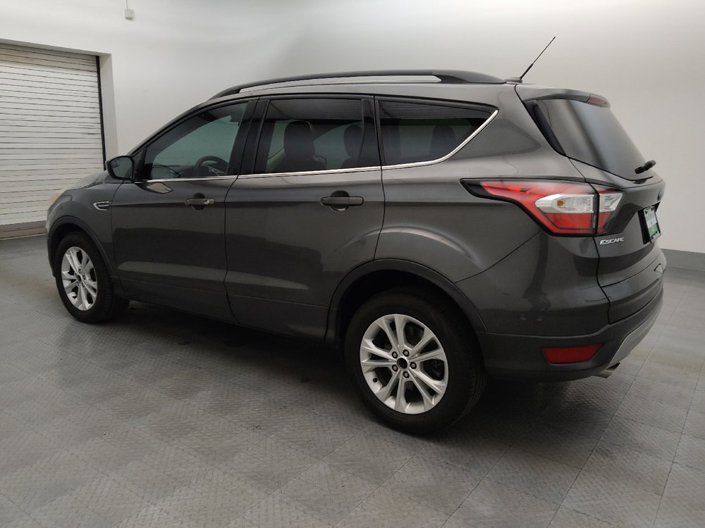 Used 2018 Ford Escape SE FWD image 3