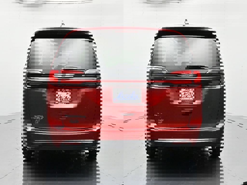 New 2026 Chrysler Pacifica Select image 6