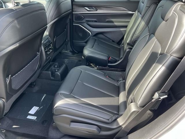New 2026 Jeep Grand Cherokee L Limited w/ Limited Altitude Package AWD/4WD image 26