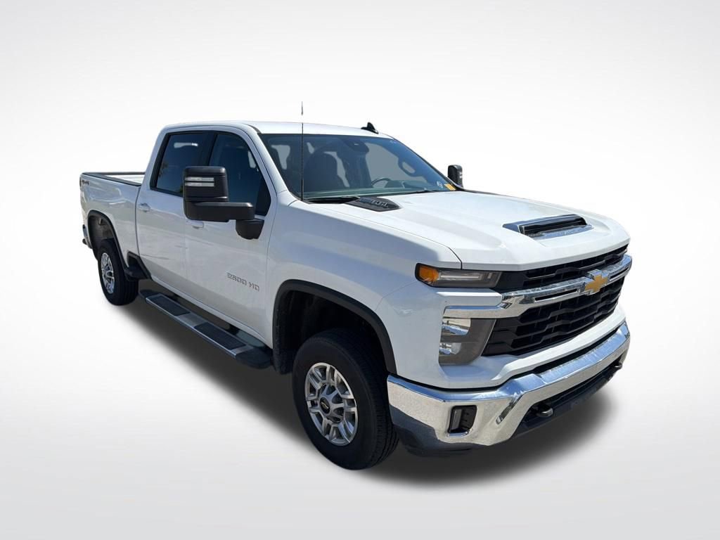 Used 2025 Chevrolet Silverado 2500 LT w/ Convenience Package image 3