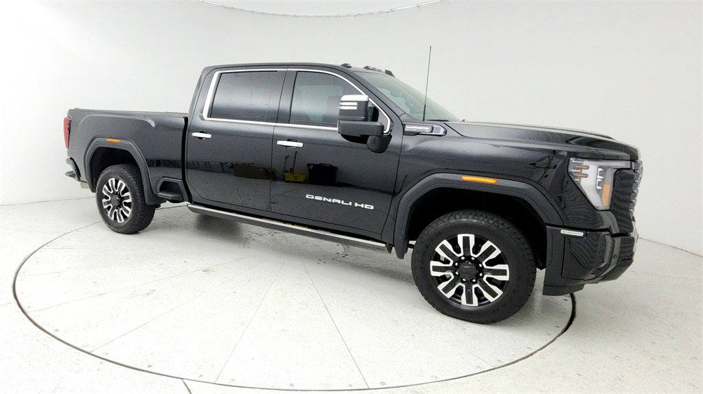 Used 2025 GMC Sierra 2500 Denali Ultimate image 8
