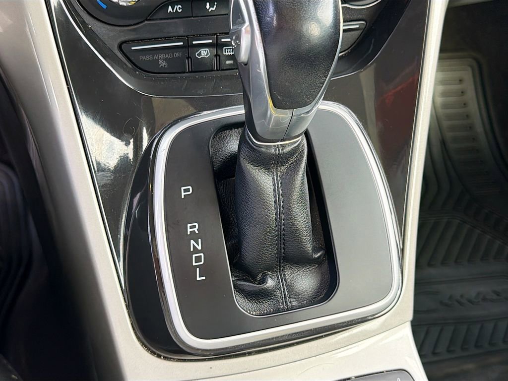 Used 2016 Ford C-MAX Energi SEL w/ Equipment Group 301A image 17