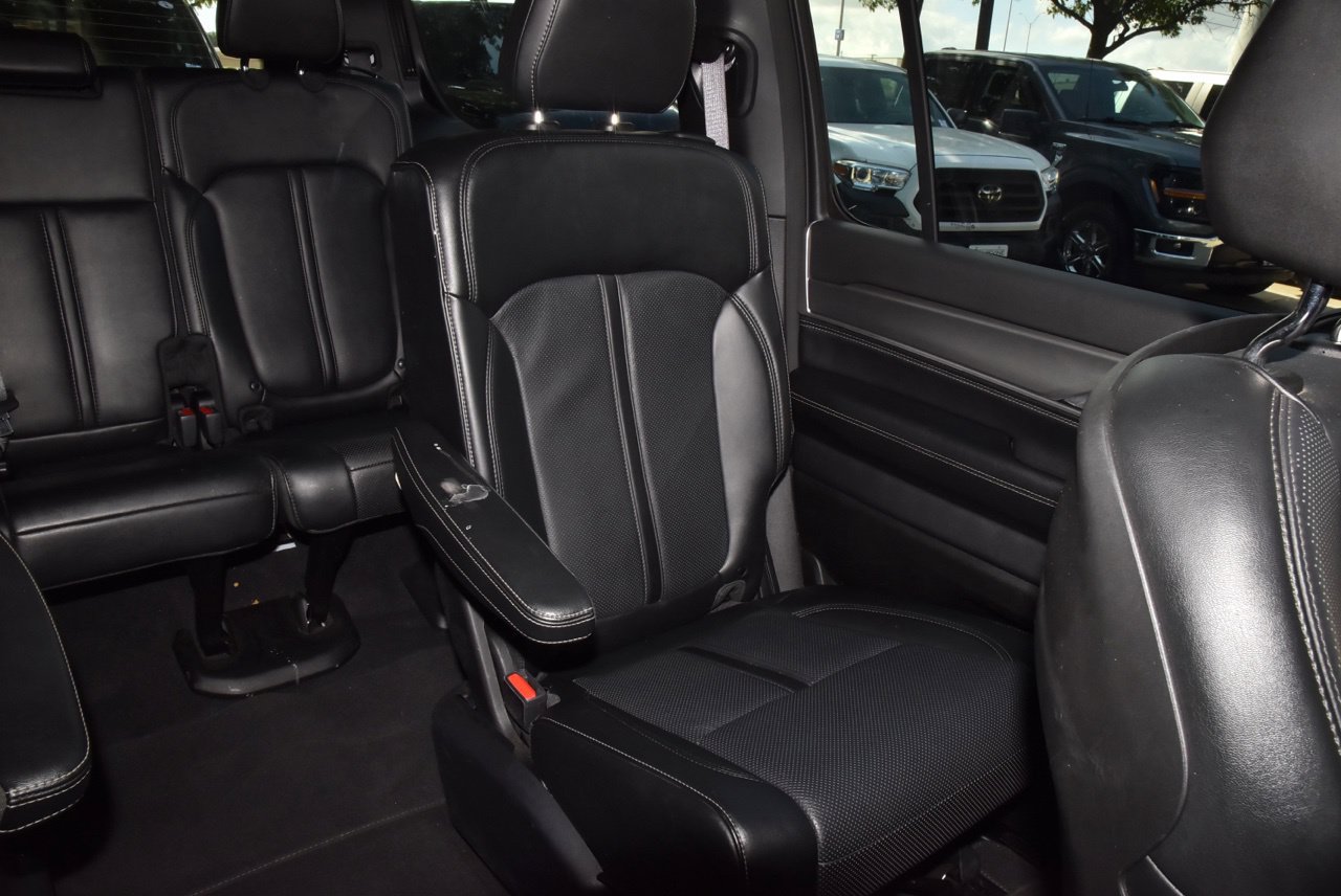Used 2025 Jeep Wagoneer Series II AWD/4WD image 22