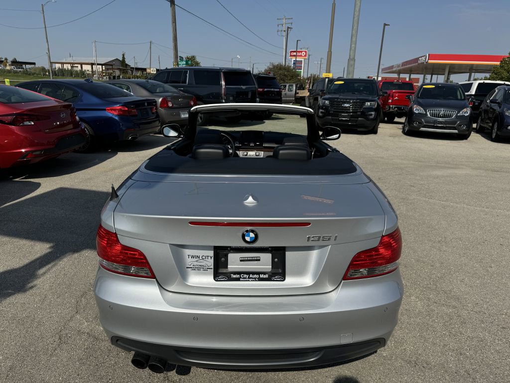 Used 2011 BMW 135i Convertible image 12