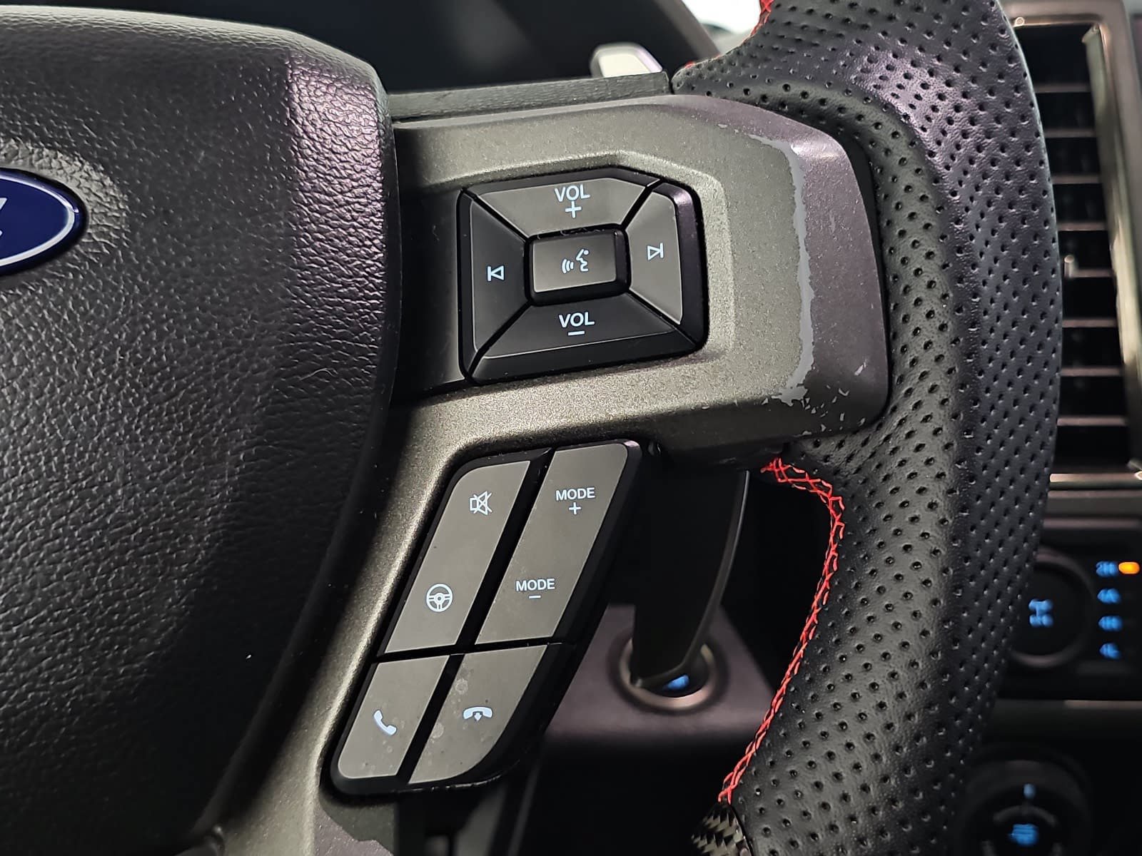 Used 2018 Ford F150 Raptor w/ Equipment Group 802A Luxury AWD/4WD image 16