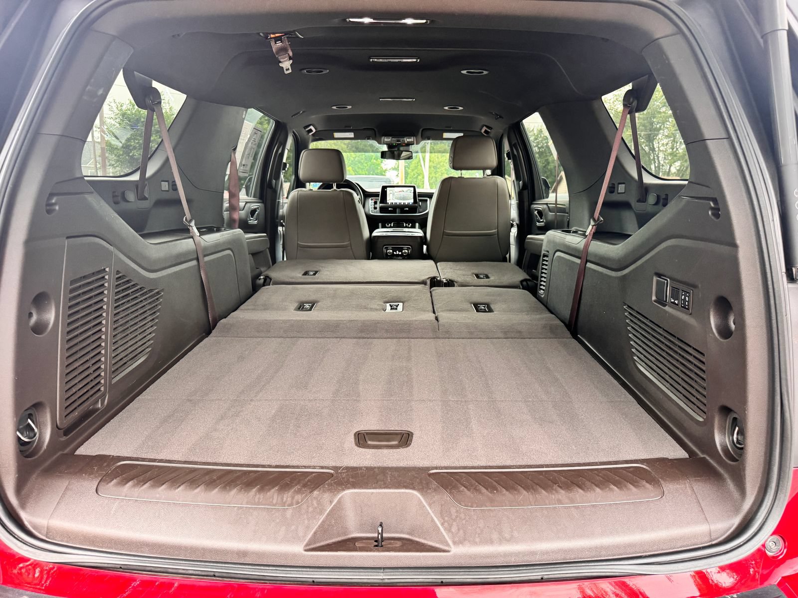 Used 2023 GMC Yukon XL SLT w/ SLT Luxury Package AWD/4WD image 7