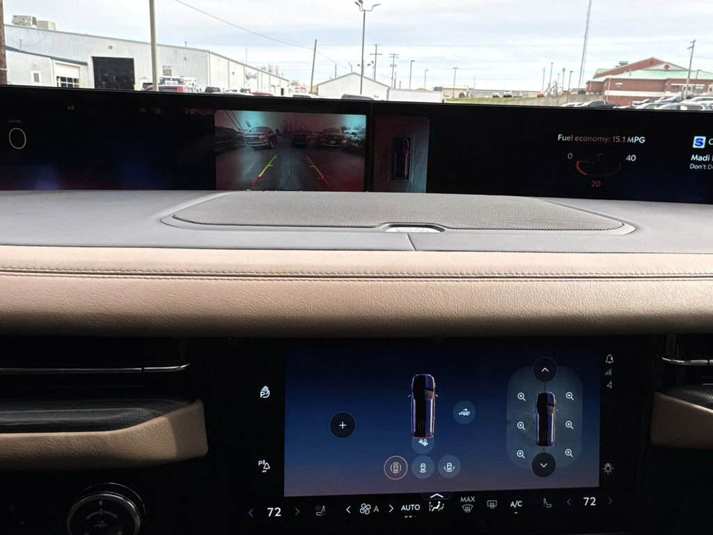 Used 2025 Lincoln Navigator Black Label image 17