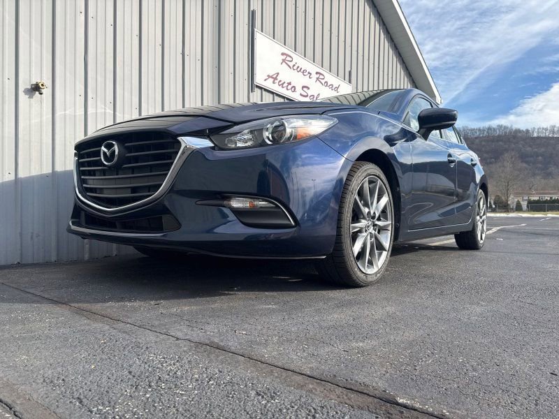 Used 2018 MAZDA MAZDA3 Touring image 16