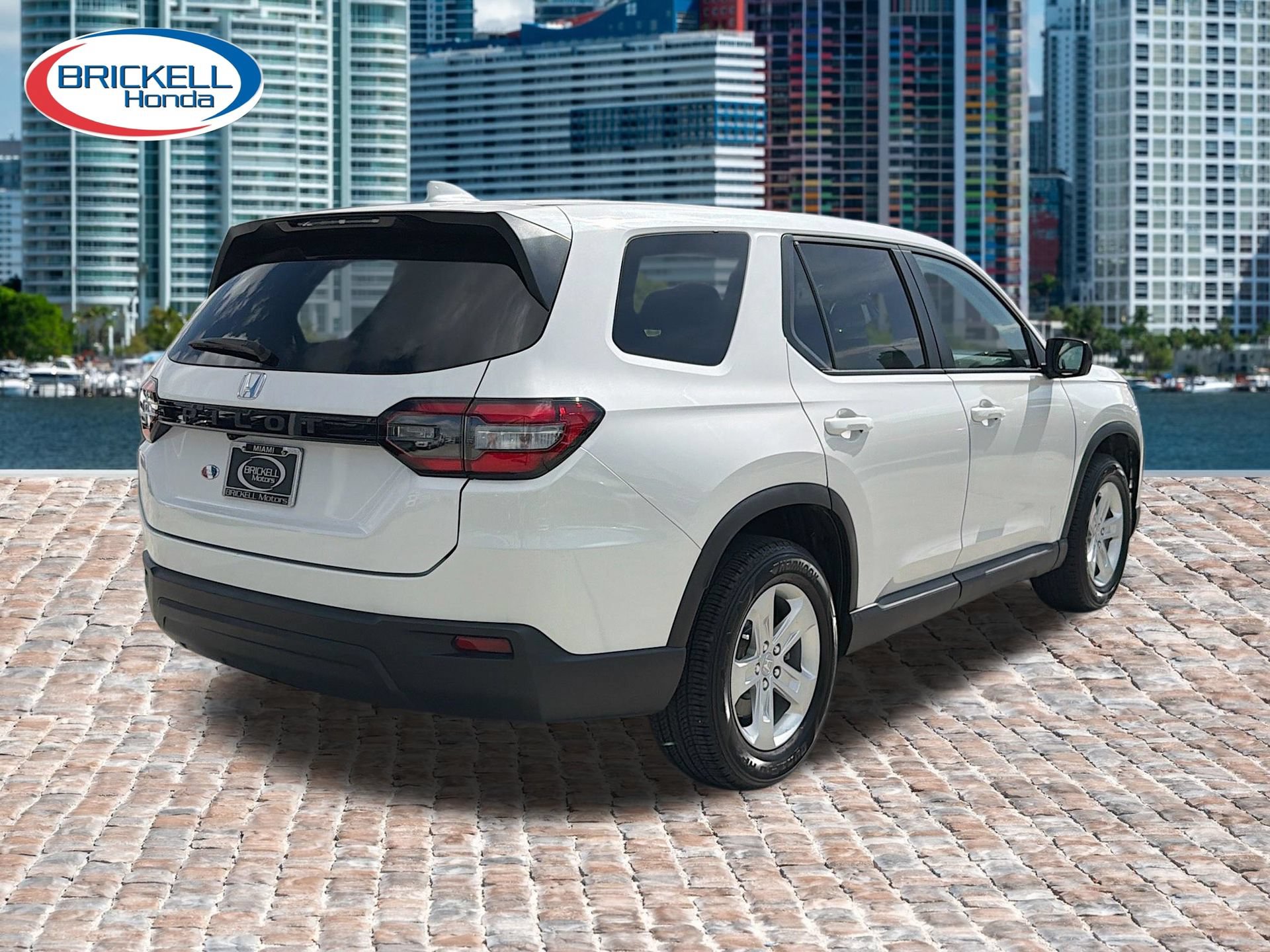 Certified 2023 Honda Pilot LX image 3