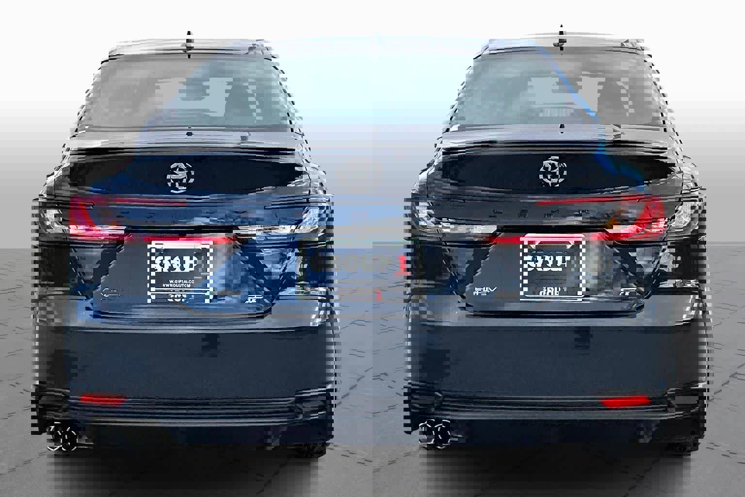 Used 2025 Toyota Camry SE image 4