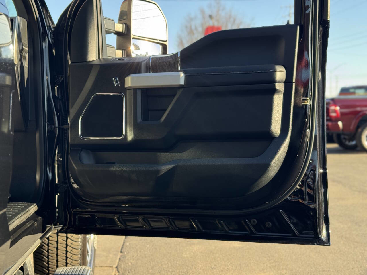 Used 2019 Ford F250 Lariat w/ Lariat Ultimate Package image 40