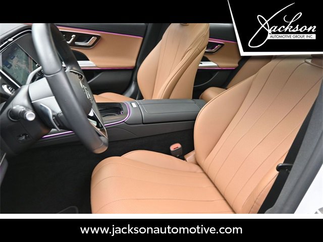 Used 2025 Mercedes-Benz E 350 Sedan image 2