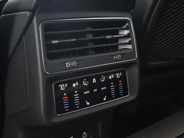 Used 2023 Audi SQ7 Prestige image 13