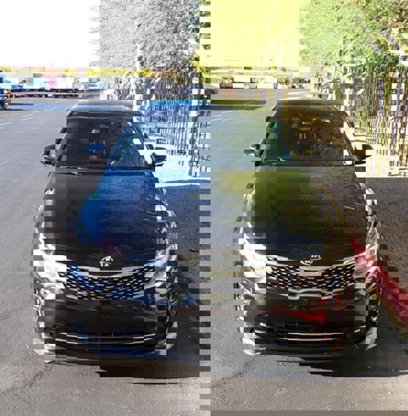 Used 2018 Kia Optima S w/ Panoramic Sunroof Package image 2