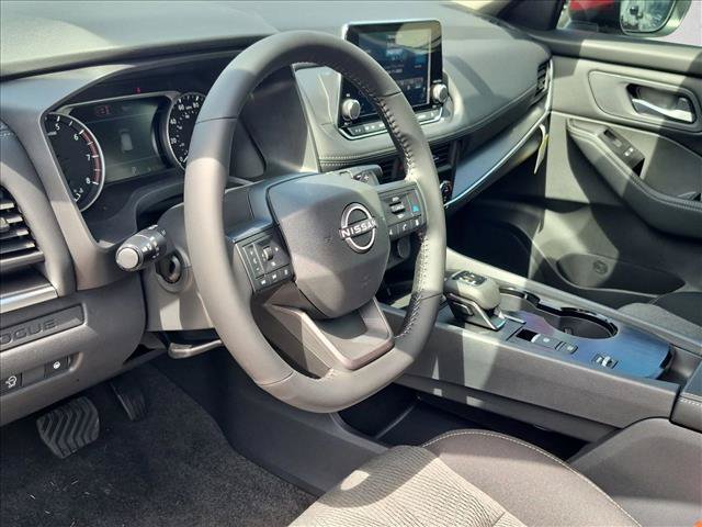 New 2027 Nissan Rogue SV FWD image 3