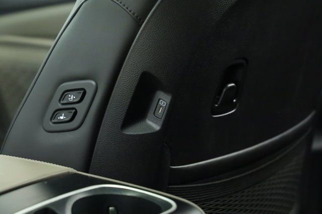 Used 2025 Kia Carnival SX image 35