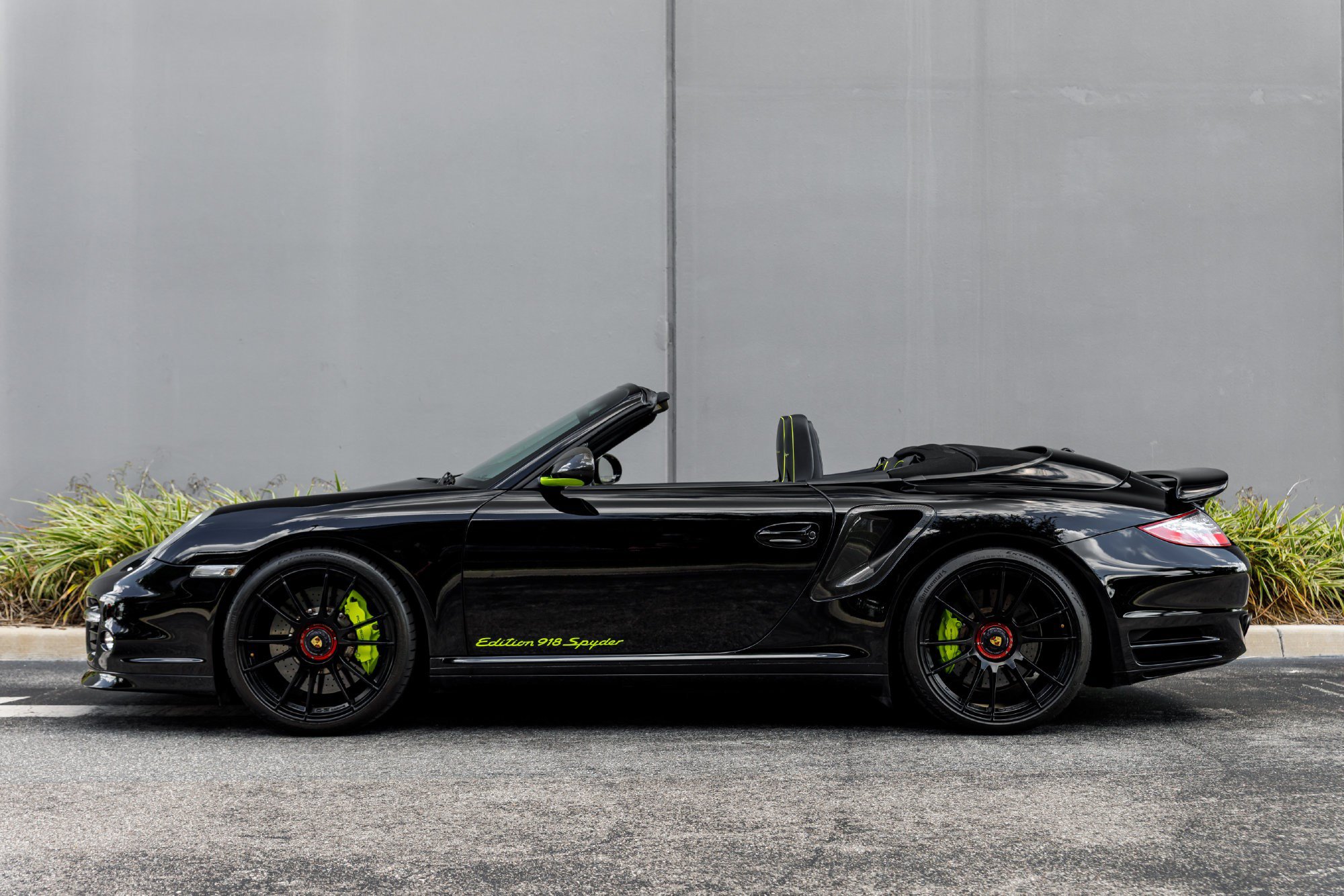 Used 2012 Porsche 911 Turbo S AWD/4WD image 2